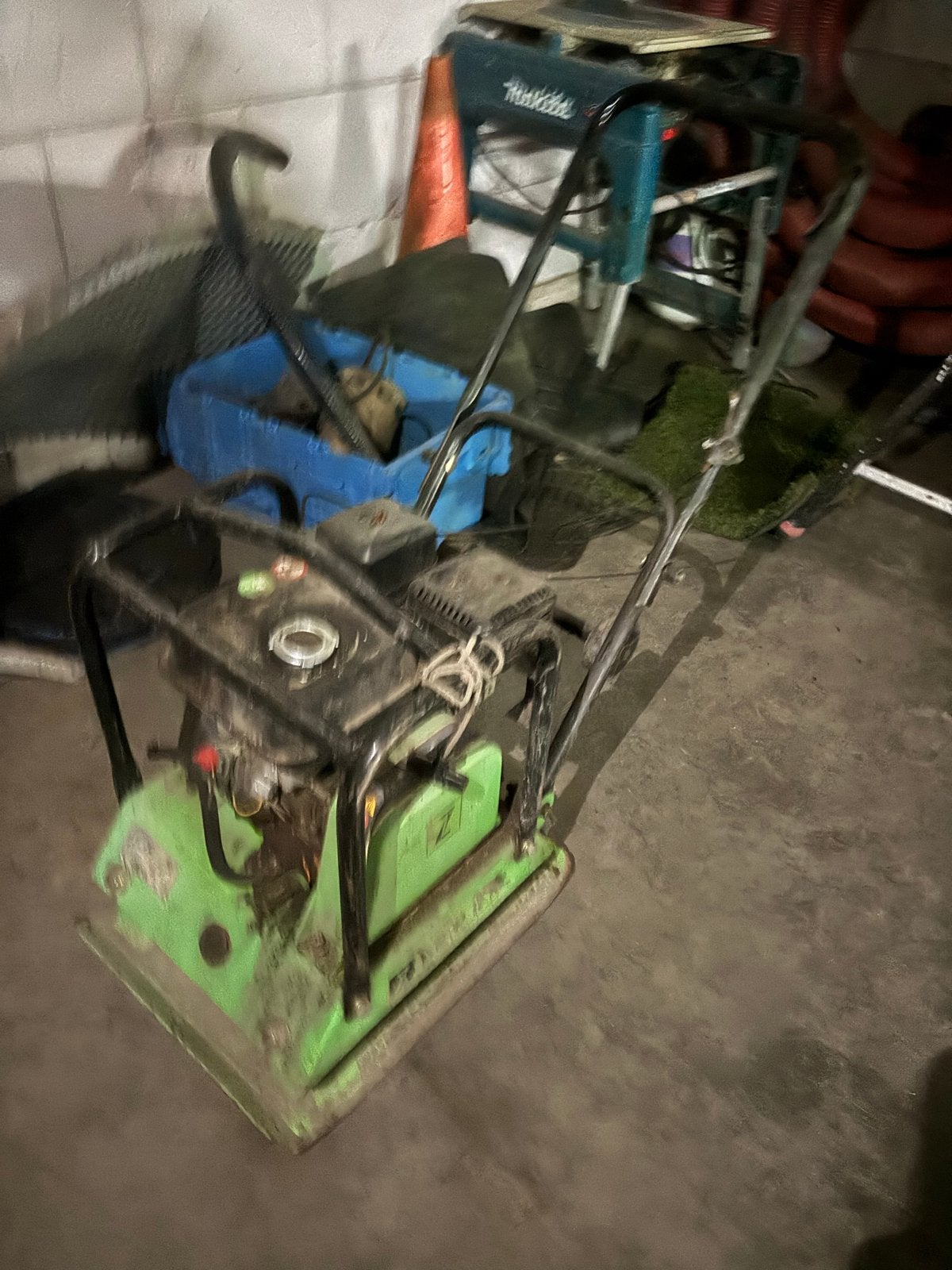 Trilplaat Zipper ZI-RPE90C - Krachtige Verdichter, Ophalen, Gebruikt