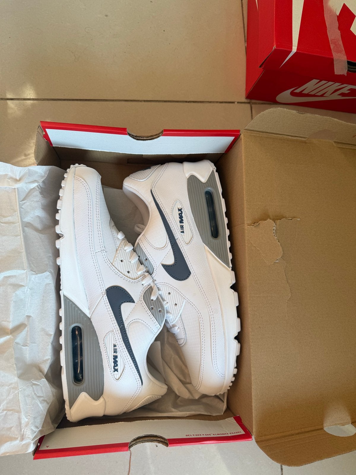 Nieuwe Nike Air Max Sneakers Wit - Maat 46, Kleding | Heren, Schoenen, Ophalen of Verzenden, Nieuw, Wit, Sneakers of Gympen