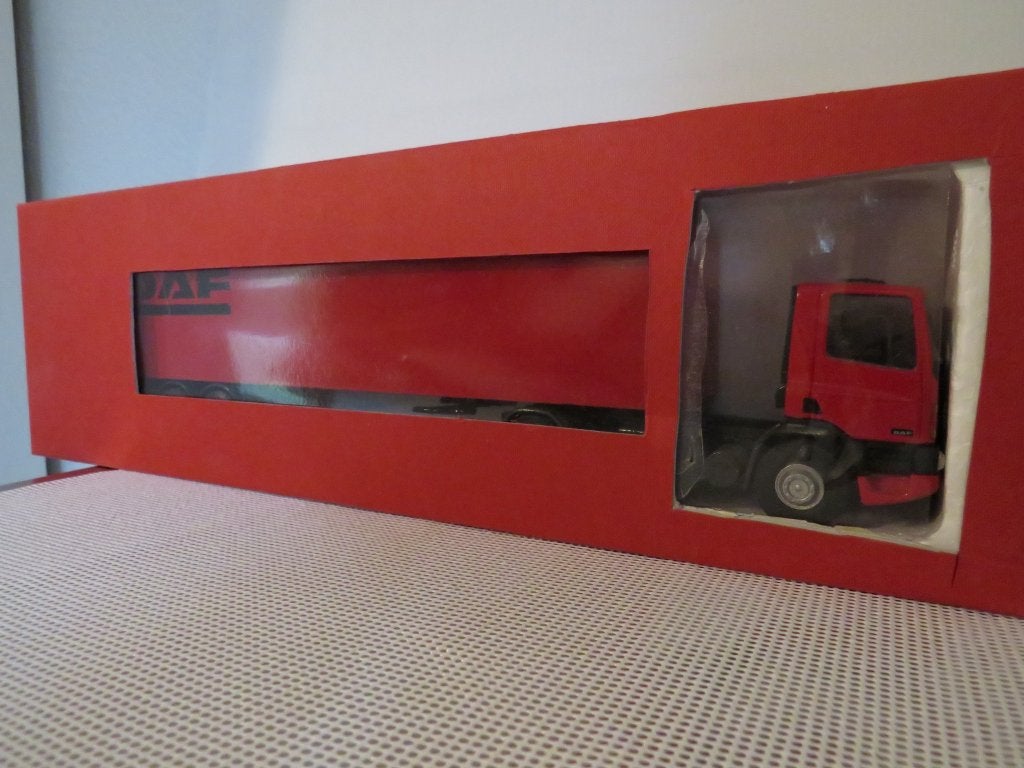 DAF 75 dagcabine demo, Hobby en Vrije tijd, Modelauto's | 1:50, Ophalen, Zo goed als nieuw, Bus of Vrachtwagen, Lion Toys