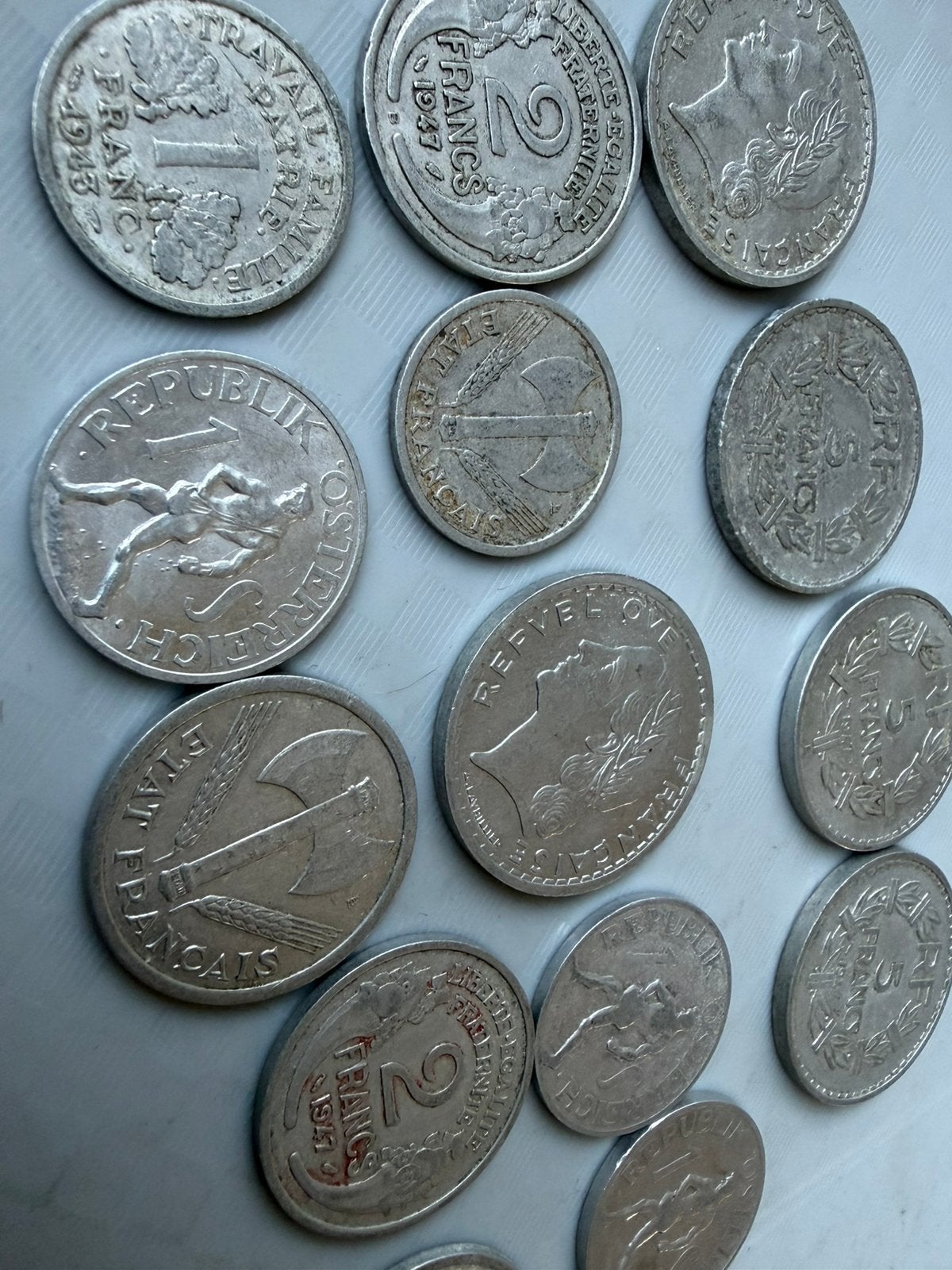 Setje aluminium munten jaren 1940 oostenrijk en frankrijk, Ophalen of Verzenden, Buitenland, Munten