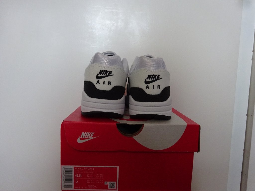 Nike Air Max 1 White/Black Summit White Maat 37.5, Zwart, Nike, Nieuw, Ophalen of Verzenden
