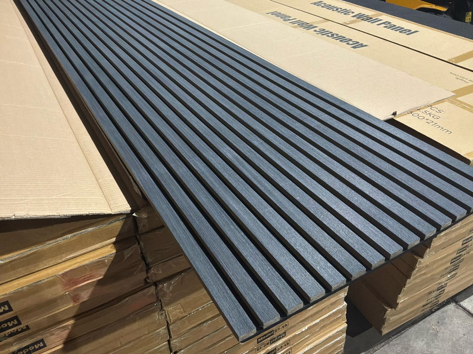 Akoestische wandpanelen 2800 x 60 cm - 27x13 mm - zwart, Geluiddempend, Hout, Meerkleurig, Nieuw