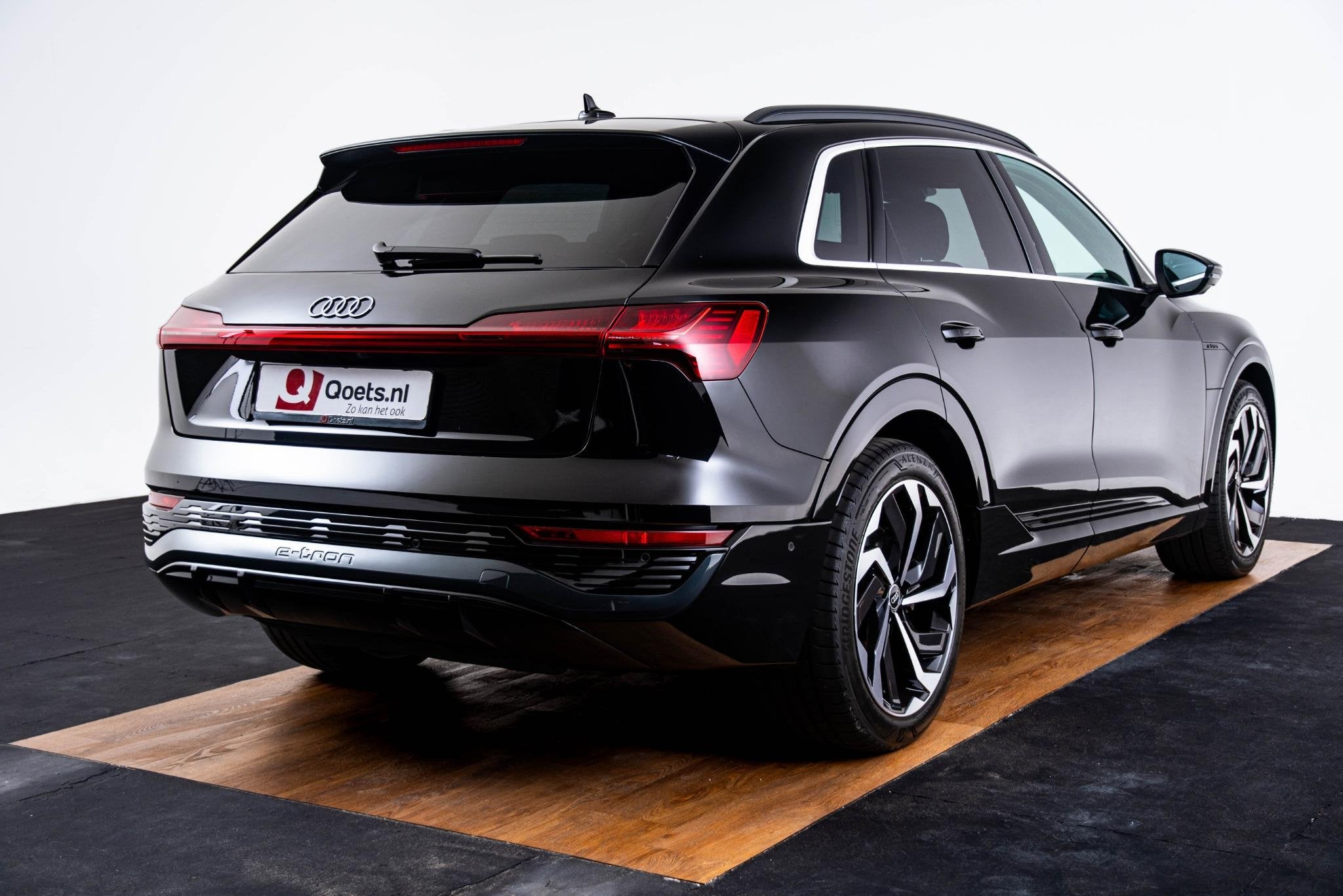 Audi Q8 e-tron 50 quattro S Edition 95 kWh Adaptieve Cruise, Auto's, Audi, Automaat, 12 maanden, Parkeerassistent, 95 kWh