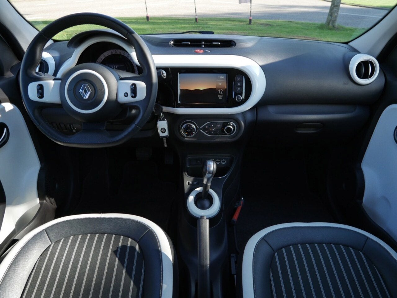 Renault Twingo R80 Electric 82pk Intens, Auto's, 22 kWh, Wit, Origineel Nederlands, 190 km
