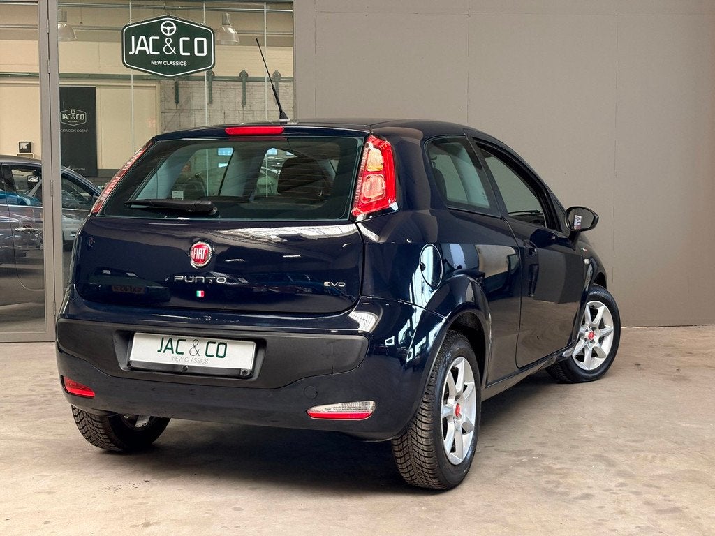 Fiat Punto 1.2 Dynamic airco en lage kilometerstand!, Voorwielaandrijving, Stof, Gebruikt, Zwart