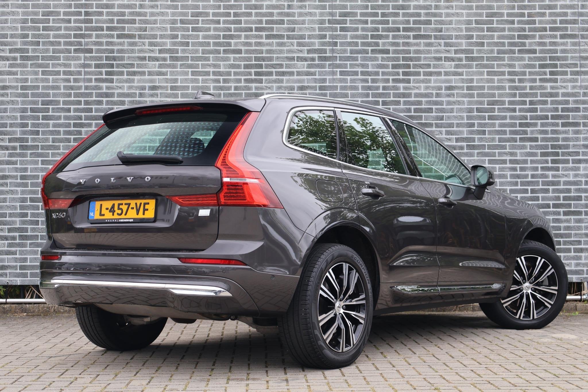 Volvo XC60 2.0 T8 Plug-in Hybrid AWD Inscription | PHEV | Lu, Euro 6, 138 €/maand, XC60, Vierwielaandrijving