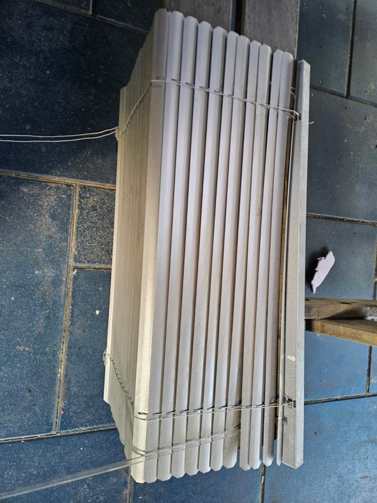 Metalen luxaflex 67 x 130, Huis en Inrichting, Ophalen of Verzenden, 50 tot 100 cm