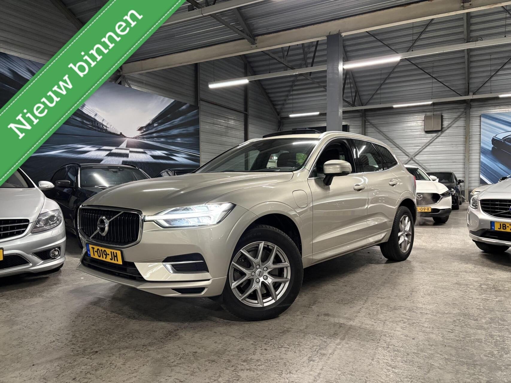 Volvo XC60 2.0 T8 Twin Engine AWD|HUD|Luchtvering|Leder|Pano, Automaat, Gebruikt, Euro 6, 1969 cc