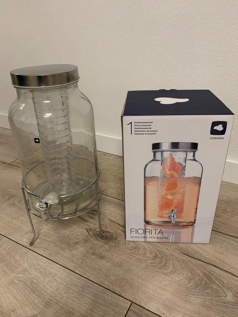 Mooie leonardo drankendispencer met houder. 2X gebruikt., Huis en Inrichting, Ophalen of Verzenden, Zo goed als nieuw