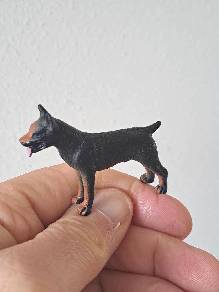 Miniatuur Dobermann Hond Figuur - Rubber (5,5 cm), Verzamelen, Ophalen of Verzenden, Zo goed als nieuw, Hond of Kat, Beeldje of Figuurtje