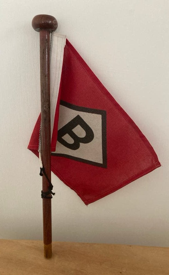 Houten vlaggenstok met stoffen vlag - sloep De Breedendam, Verzenden, Gebruikt