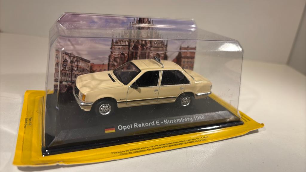 Opel rekord e nuremberg 1980 atlas 1.43, Hobby en Vrije tijd, Modelauto's | 1:43, Overige merken, Auto, Ophalen of Verzenden, A