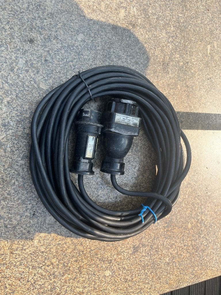 Krachtstroom kabel, verlengkabel, verlengsnoer, Doe-het-zelf en Verbouw, Elektra en Kabels, Ophalen of Verzenden, Gebruikt, Overige merken