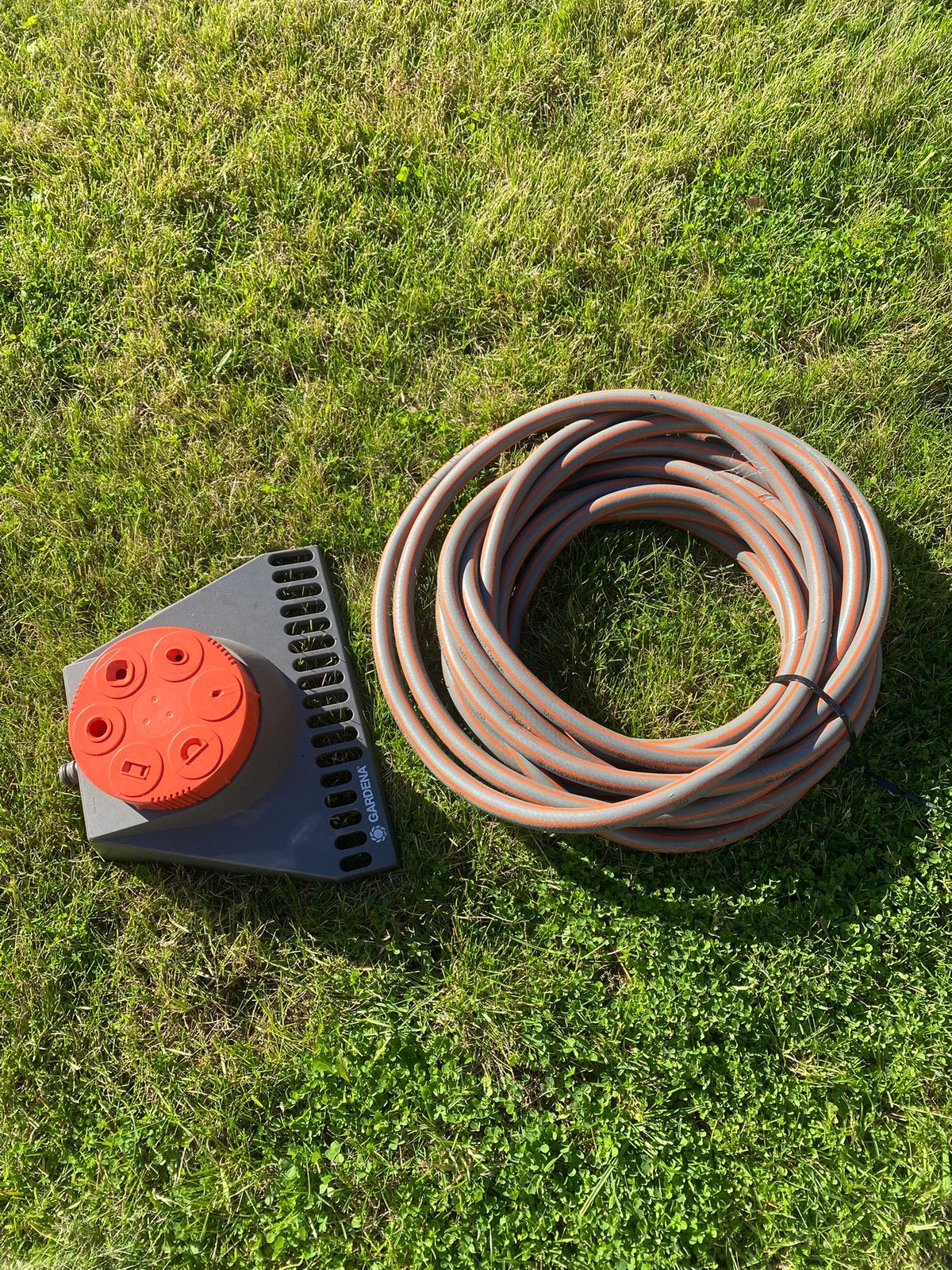 Gardena tuinsproeier met slang, Tuin en Terras, Ophalen of Verzenden, Gebruikt, Zwenksproeier