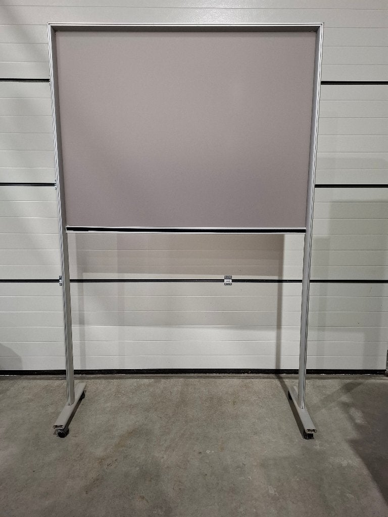 projectiescherm doorzicht met trolley, Ophalen, Zo goed als nieuw, Ultra HD (4K)