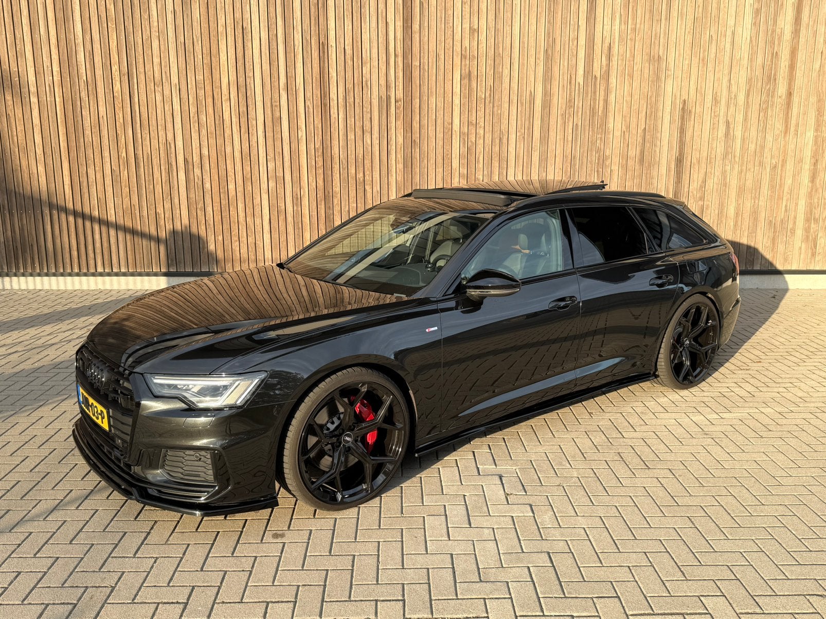 Audi A6 55 Tfsi e Quattro 367pk S Tronic 2021 Zwart, Auto's, Automaat, Zwart, 4 cilinders, Zwart