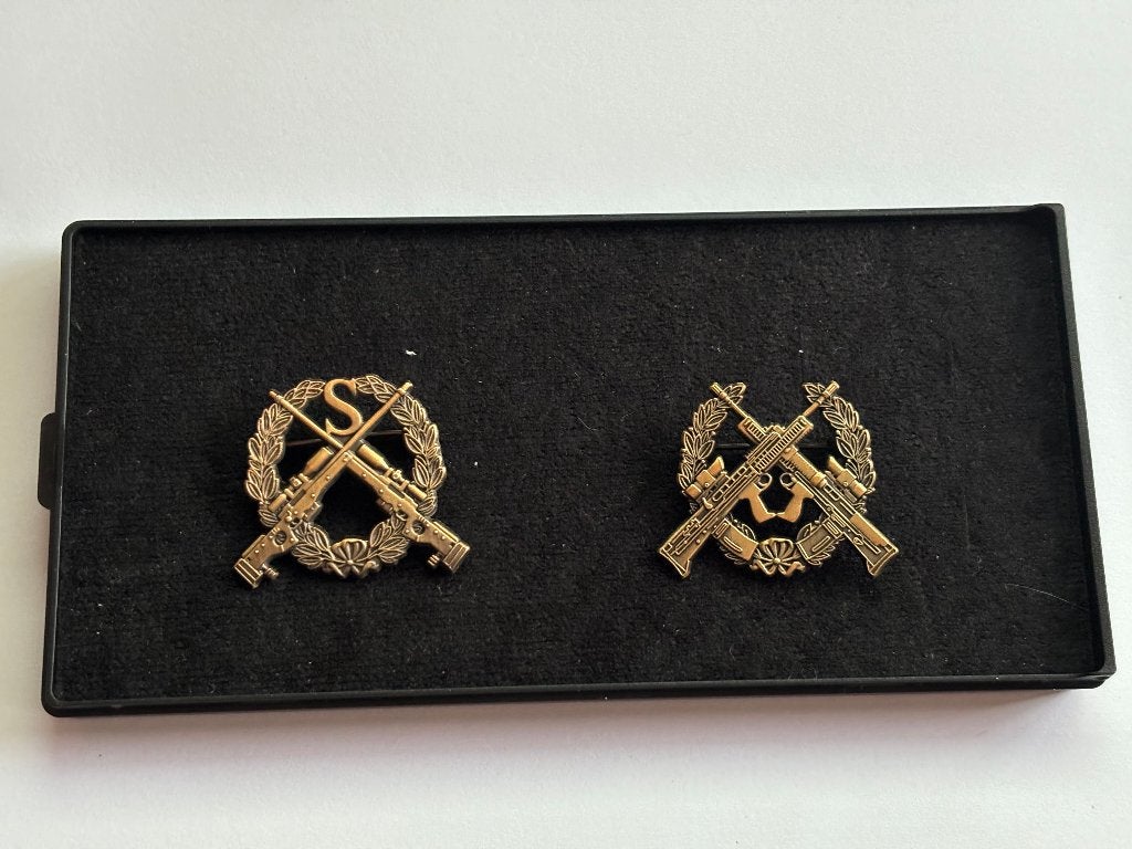 Scherp schutter & Sniper speld KCT & Mariniers, Verzenden, Landmacht, Nederland, Embleem of Badge
