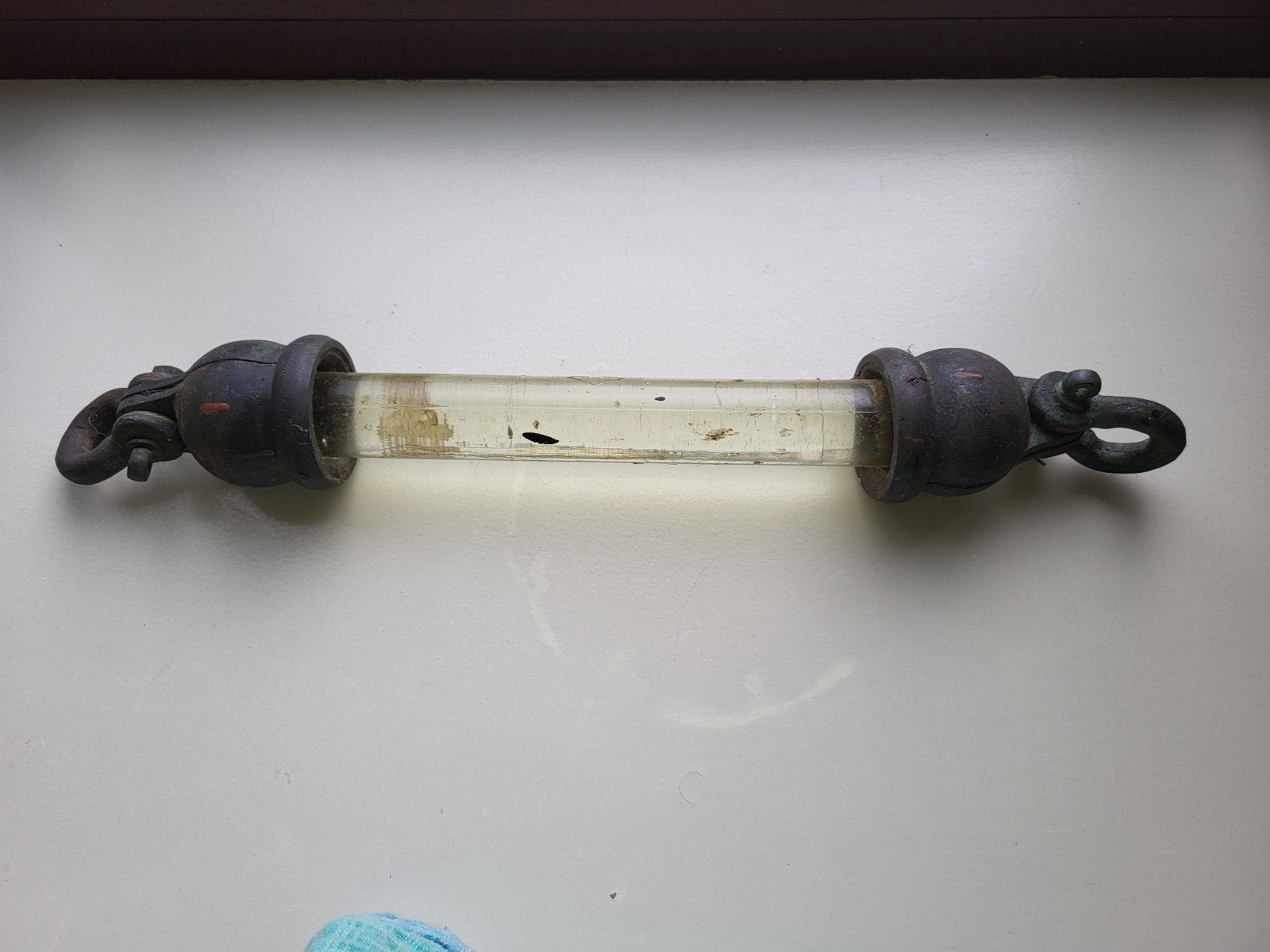 Antieke peilglas met gietijzeren behuizing, Antiek en Kunst, Ophalen of Verzenden