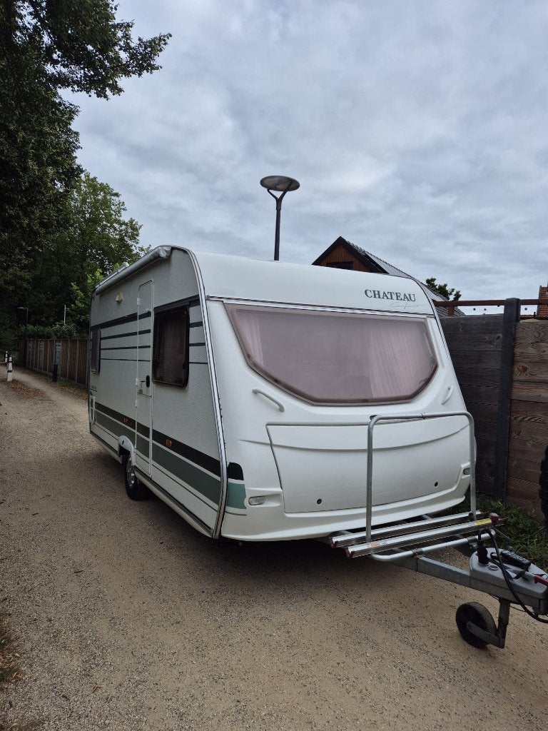 Chateau Calista 450 caravan 2006, Schokbreker, Frans bed, 750 - 1000 kg, Particulier
