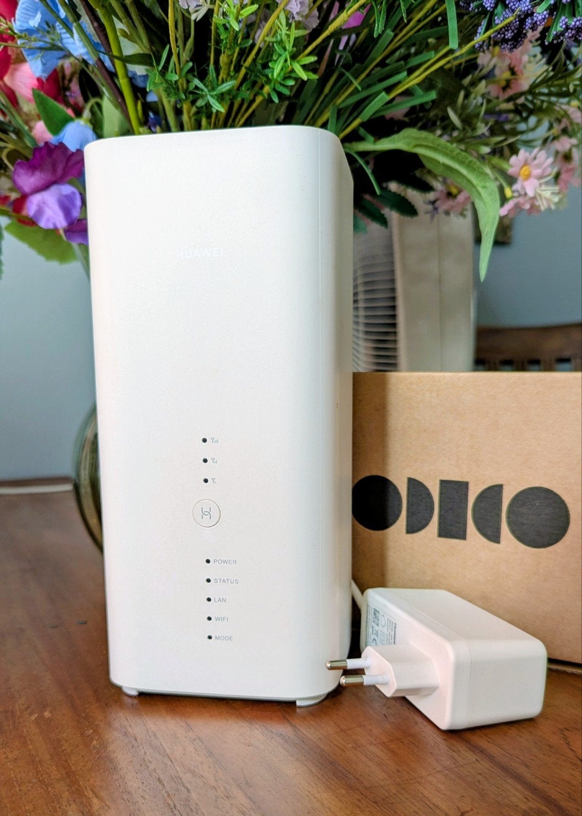 Huawei 4G Mobiele WiFi Router (Odido) - MIFI, Computers en Software, Ophalen of Verzenden, Zo goed als nieuw, Router met modem