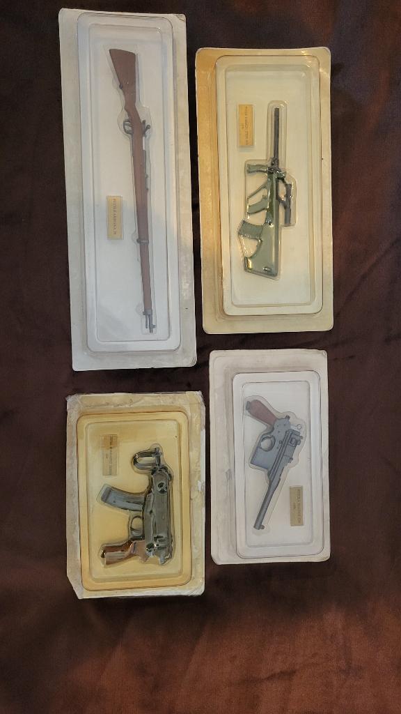 Andrea Miniatures wapens miniatuur set (Mauser/Steyr/enz), Verzamelen, Ophalen of Verzenden, Landmacht, Nederland, Miniatuur of Beeldje