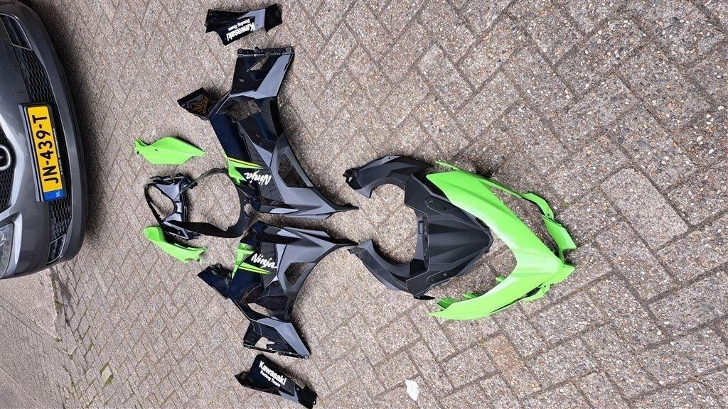 Kawasaki ninja 400 onderdelen oa kuipset in het groen etc., Ophalen of Verzenden