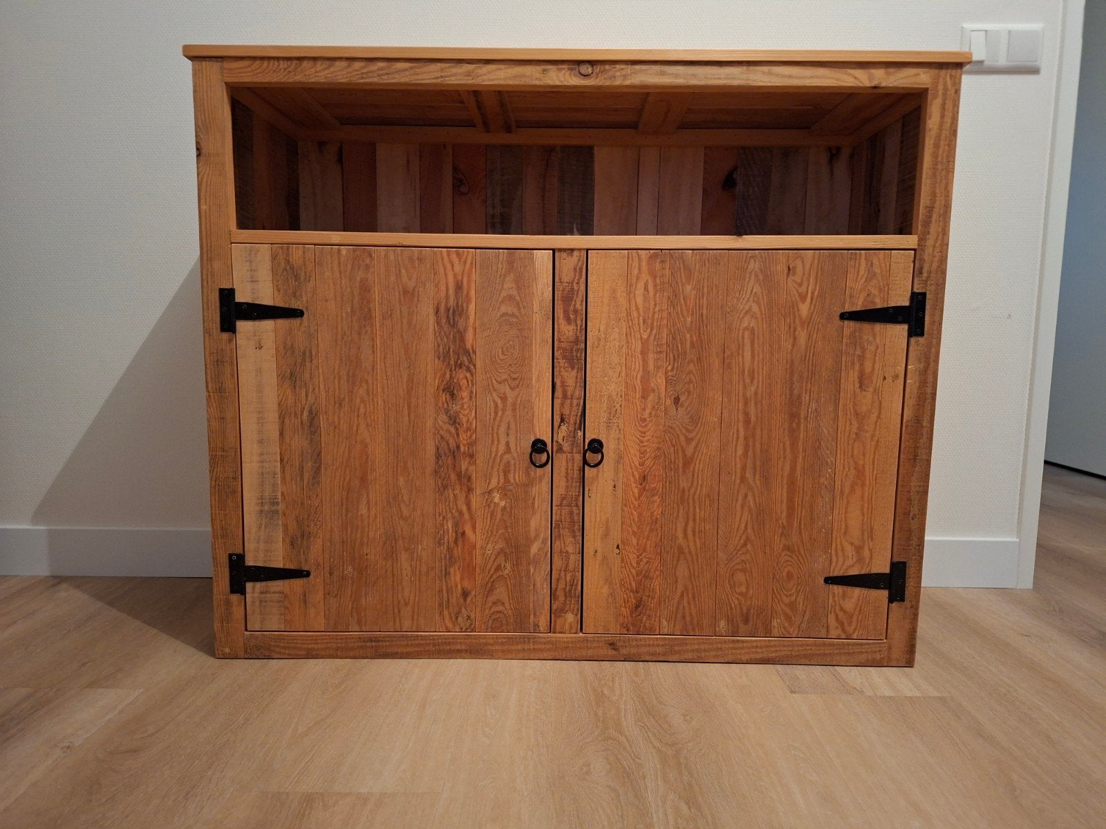 Dressoirkast/tv meubel, Ophalen, Overige materialen, Met deur(en), 100 tot 150 cm