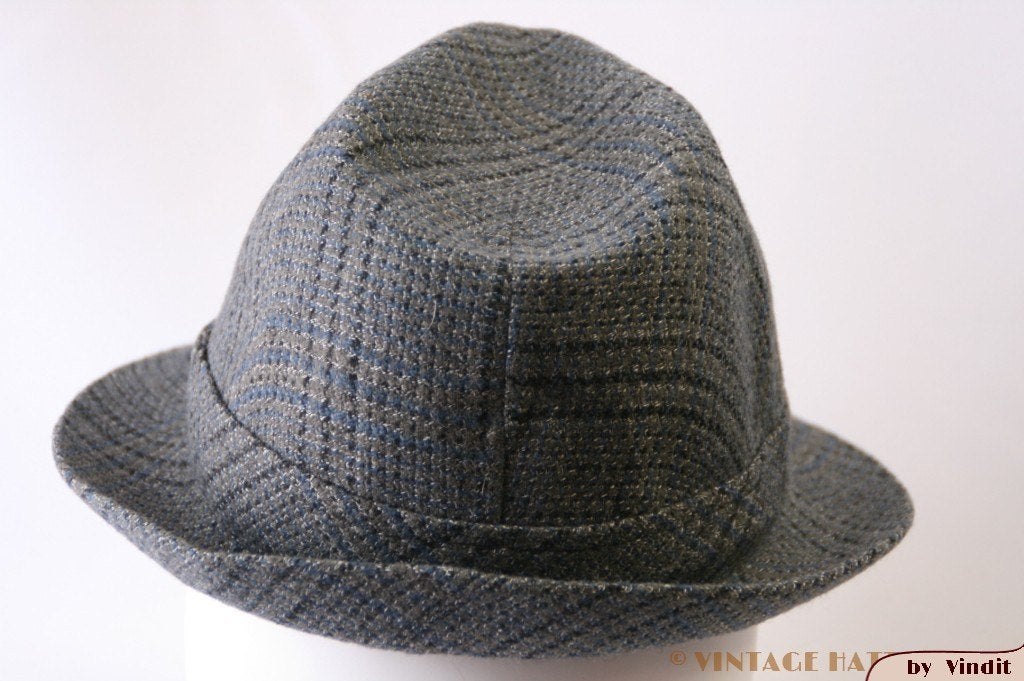 kleine Vintage Vissers hoed blauw grijs 53 Baantjer hoedje, Gebruikt, Hoed, Ophalen of Verzenden, Jongen