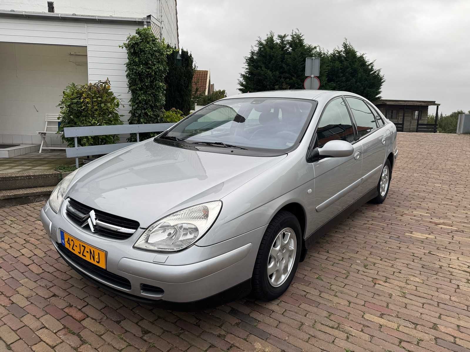 Citroen C5 2.0-16V Exclusive Automaat 42-JZ-NJ, Auto's, Gebruikt, 4 cilinders, 700 kg, Origineel Nederlands