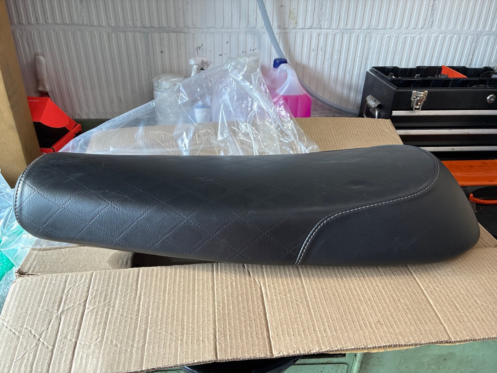 Royal Enfield zadels nieuw, Ophalen of Verzenden, Nieuw