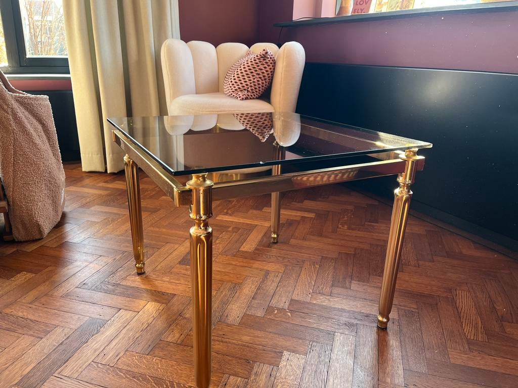 Vintage tafel - messing met bruin glas, Huis en Inrichting, Tafels | Bijzettafels, Gebruikt, 55 tot 75 cm, Glas, Ophalen