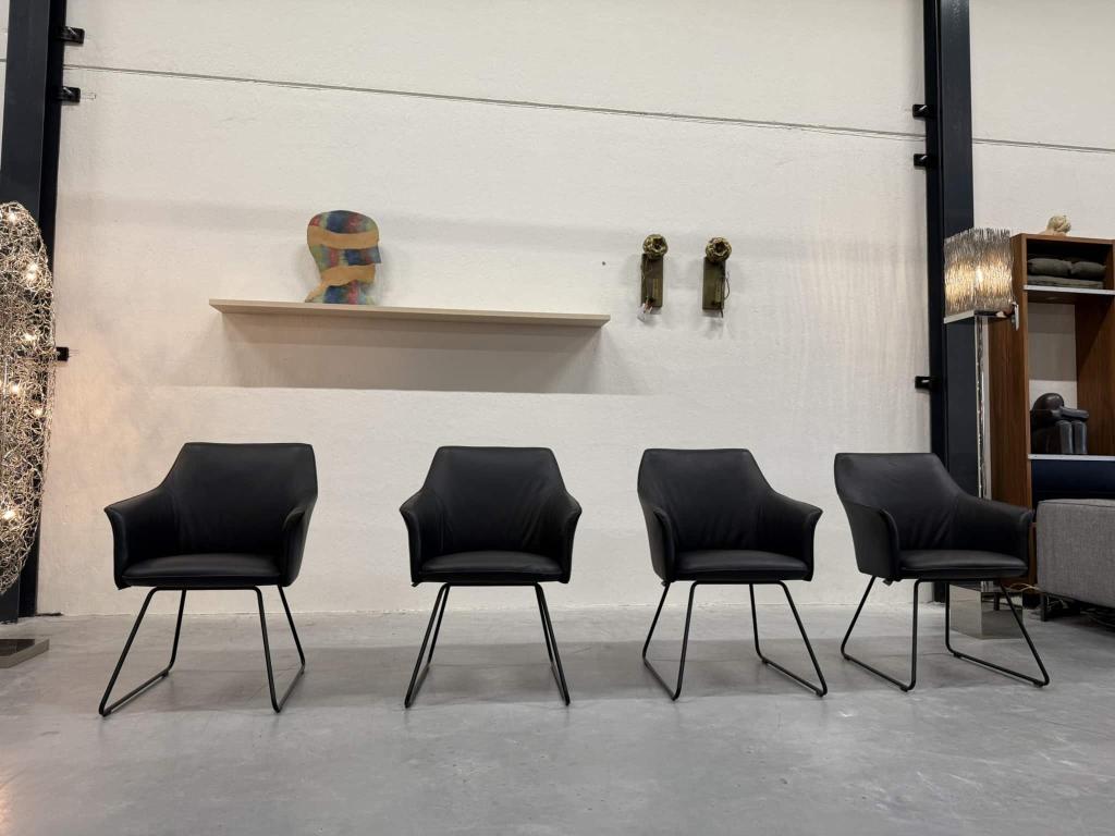 4 als nieuw Mara Eetkamerstoelen zwart leer Design Stoel