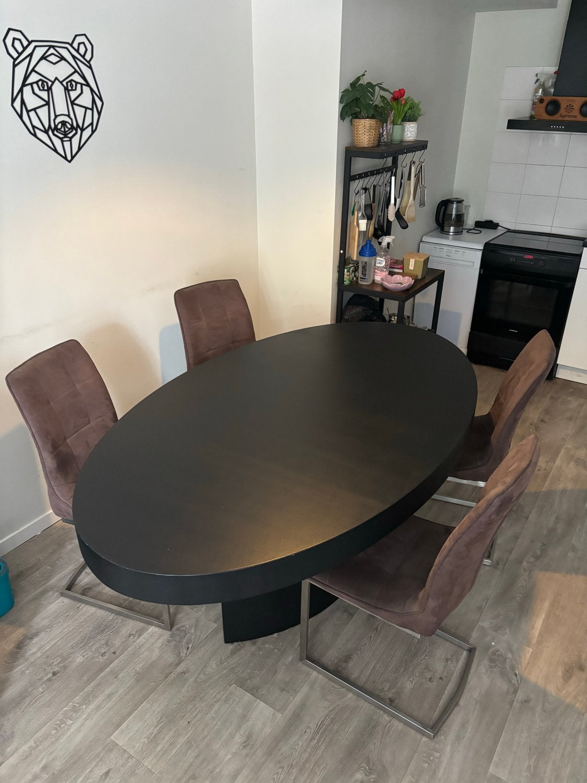 Zwarte eettafel met stoelen gratis, Huis en Inrichting, Tafels | Eettafels, Ophalen, Gebruikt, Ovaal, Overige materialen