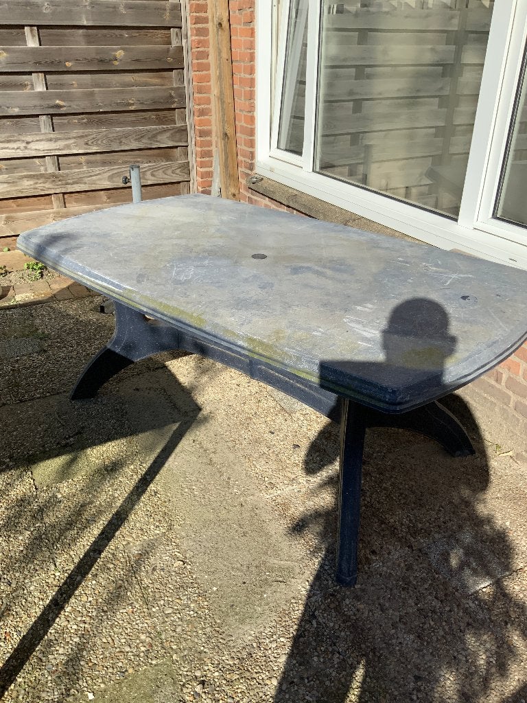 Tuintafel (Gratis), Ophalen, Gebruikt, Rechthoekig, Kunststof