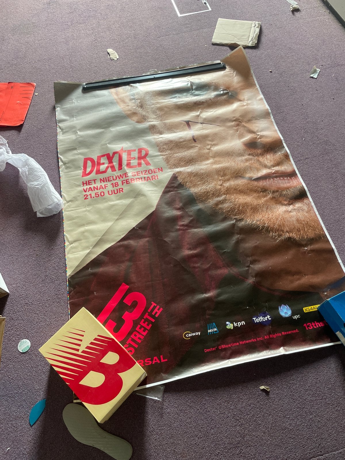 Unieke Dexter Bushokje Poster - Groot Formaat (Meer dan 10 j, Ophalen, Deurposter of groter, Film en Tv, Rechthoekig Staand