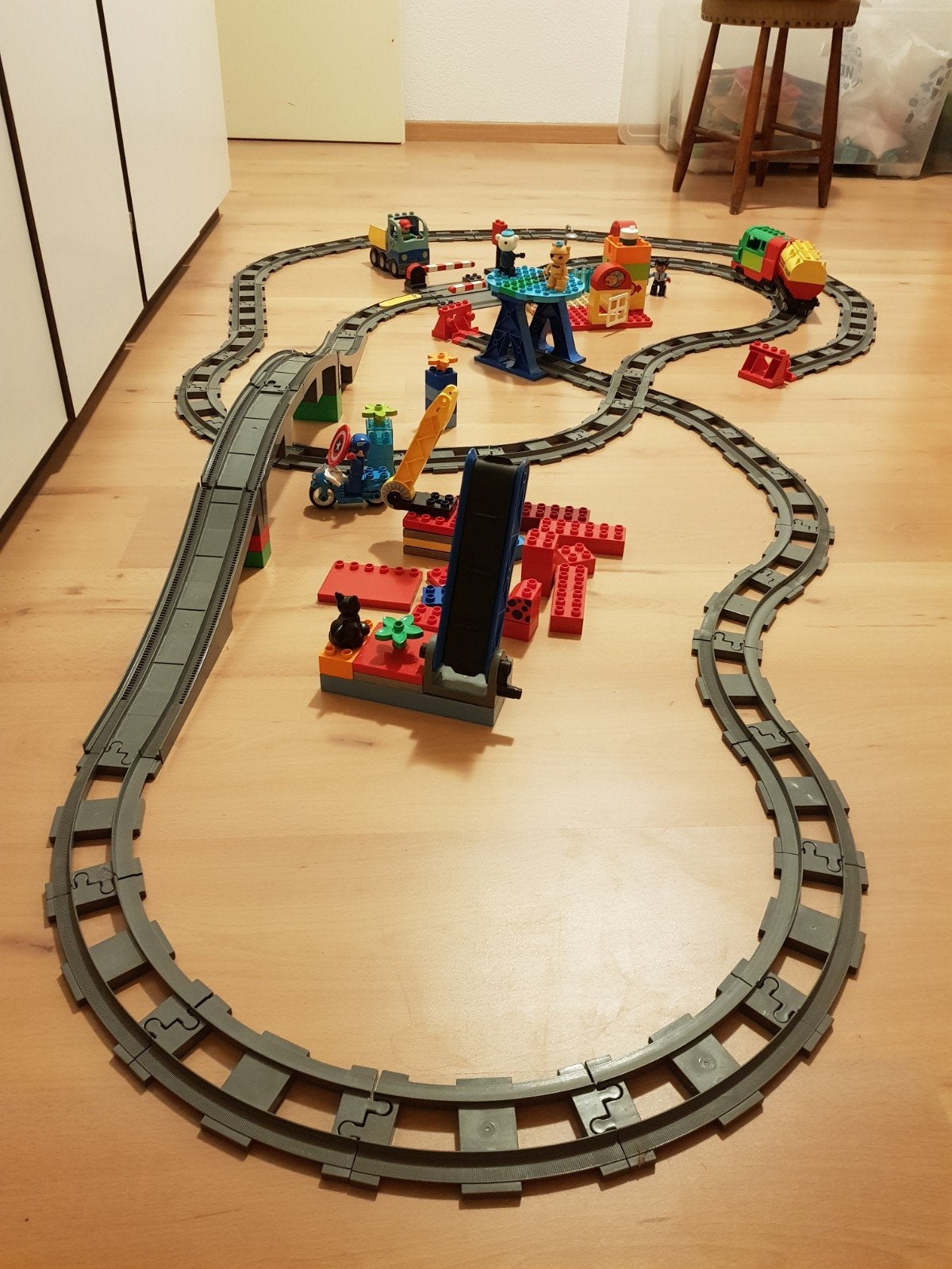 Grote Duplo treinbaan met veel extra's, Gebruikt, Ophalen of Verzenden, Duplo, Inclusief minifiguren