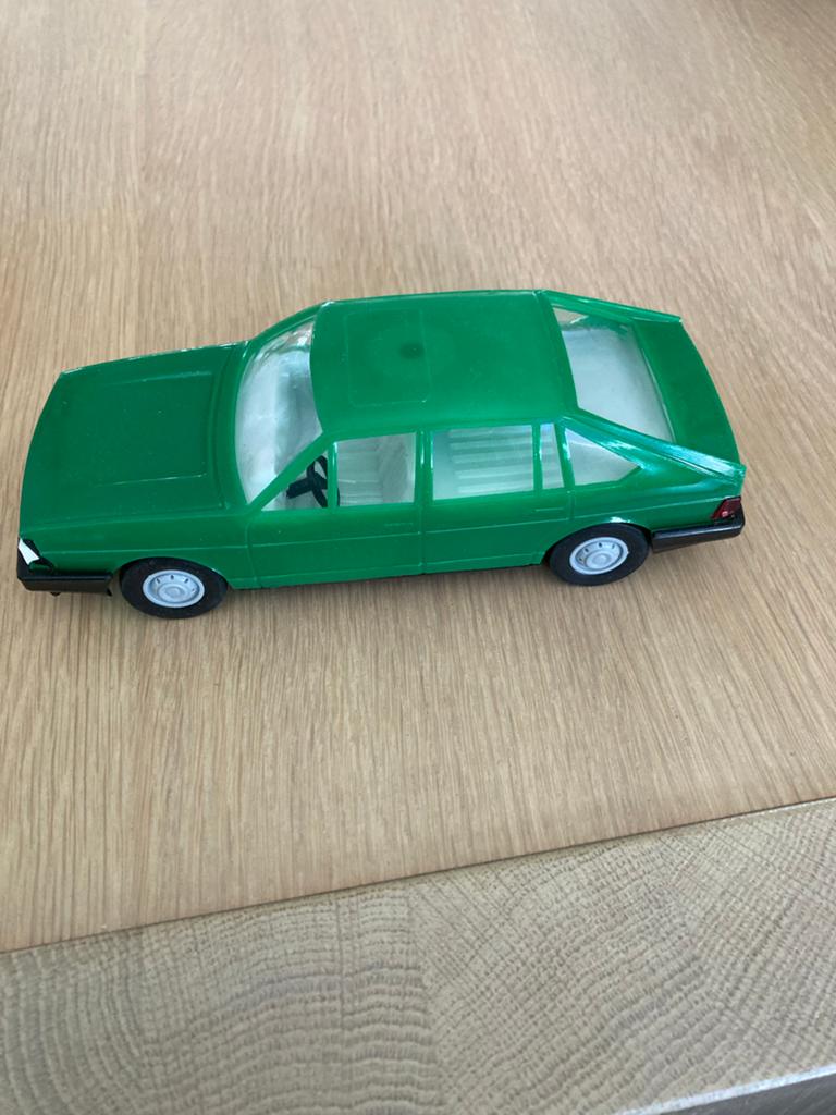 Vintage Groene Speelgoedauto - Modelauto audi 100, Kinderen en Baby's, Speelgoed | Speelgoedvoertuigen, Zo goed als nieuw, Ophalen