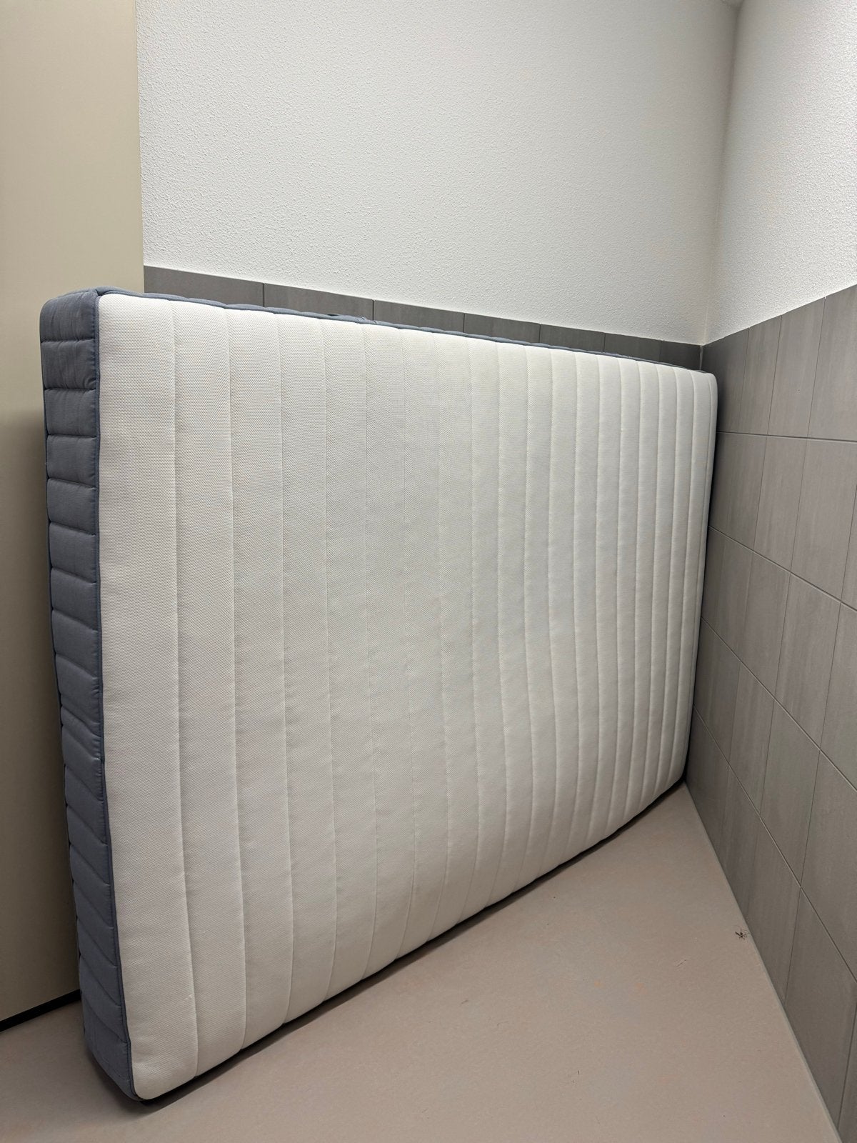 IKEA VALEVÅG matras 140x200 cm, Ophalen, Tweepersoons, 140 cm, Zo goed als nieuw