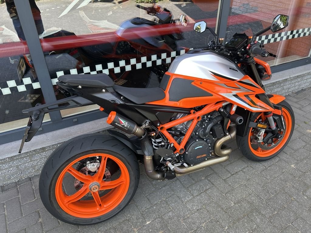 KTM 1290 SUPER DUKE R 2023, Bedrijf, Naked bike