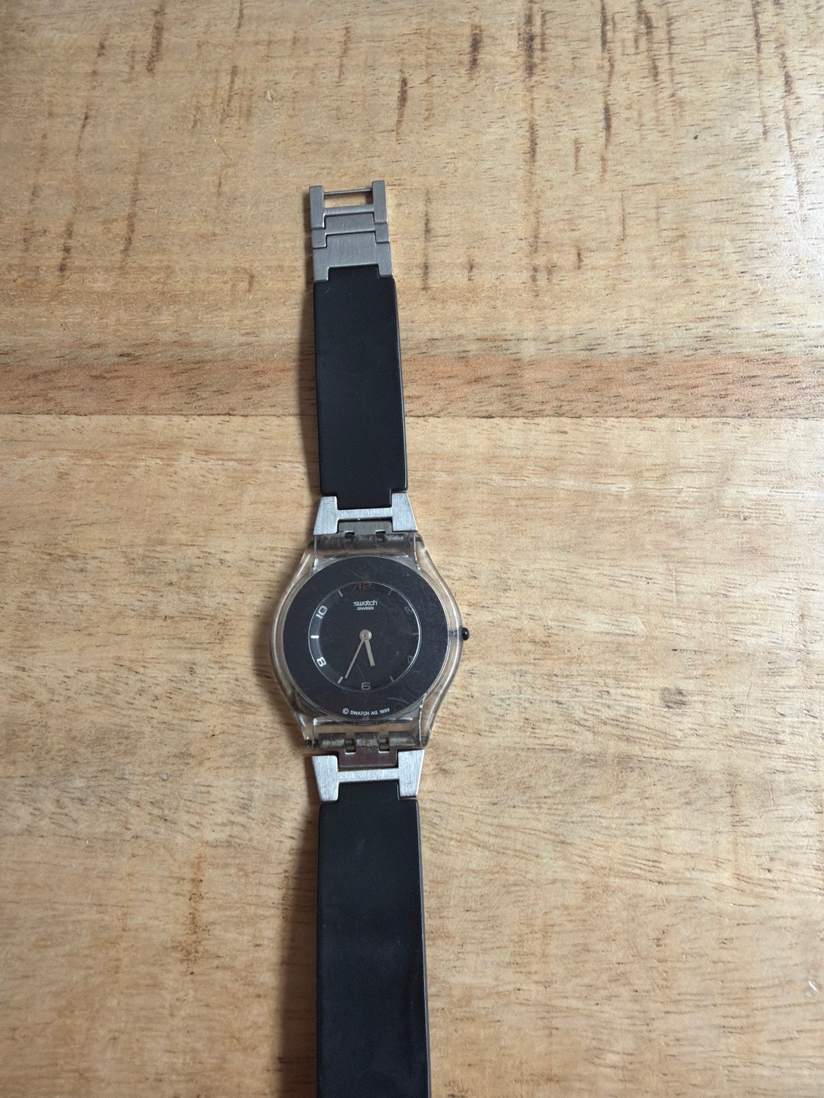 Swatch Polshorloge - Zwart met Transparante Kast, Sieraden, Tassen en Uiterlijk, Kunststof, Gebruikt, Polshorloge, Swatch