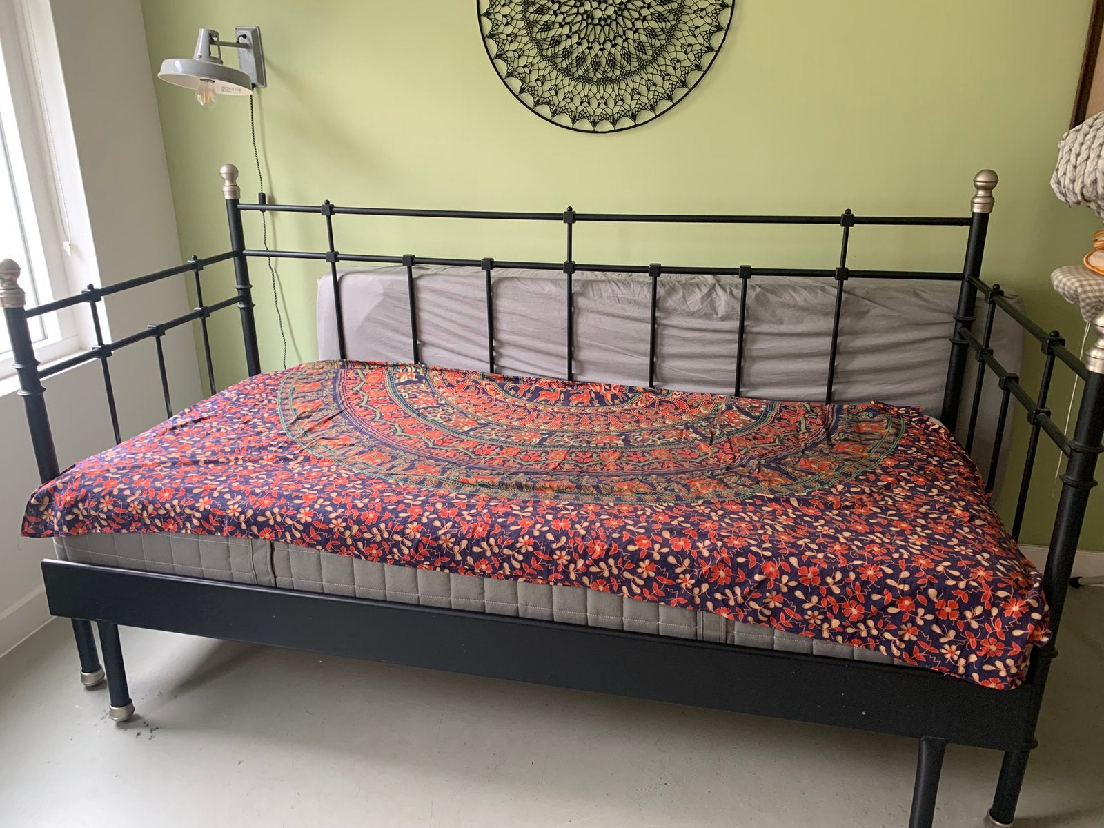Bed Ikea uitschuifbaar naar 1,60, Ophalen, Zwart, Tweepersoons, Zo goed als nieuw