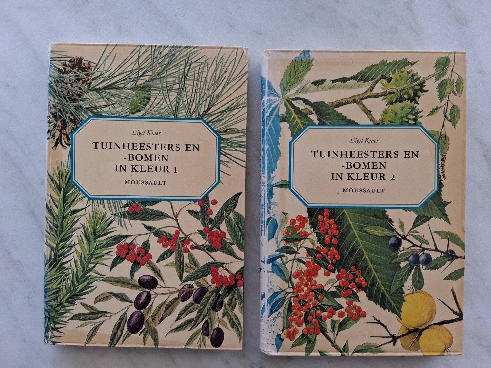 TUINHEESTERS EN -BOMEN IN KLEUR 1 + 2 , MOUSSAULT GIDSEN, Bloemen, Planten en Bomen, Zo goed als nieuw, Eigil Kiaer, Ophalen of Verzenden