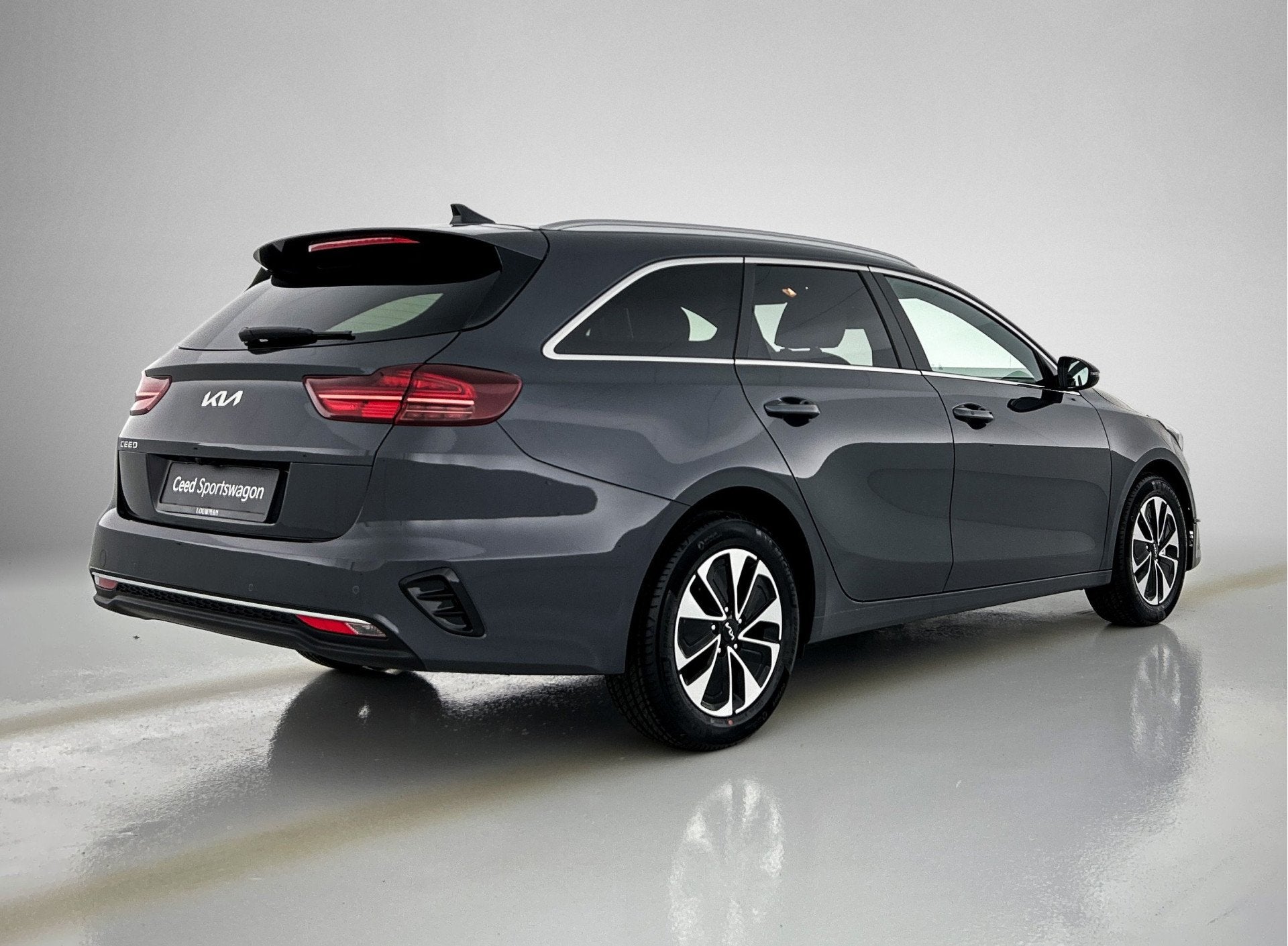 Kia Ceed Sportswagon 1.0 T-GDi MHEV Design Edition JBL gelui, 12 maanden, Stof, 710 kg, Zwart