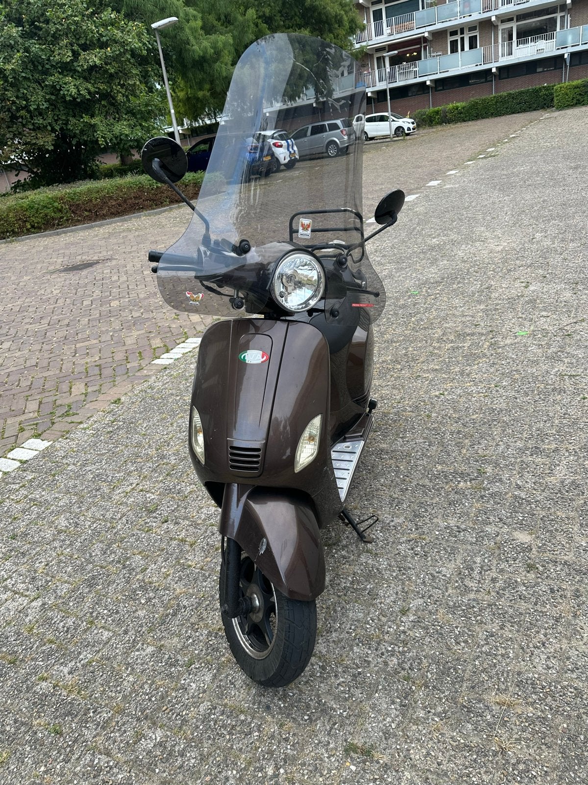 Bruine IVA Lux 50 scooter met windscherm, Ophalen, Gebruikt, Benzine, Overige merken