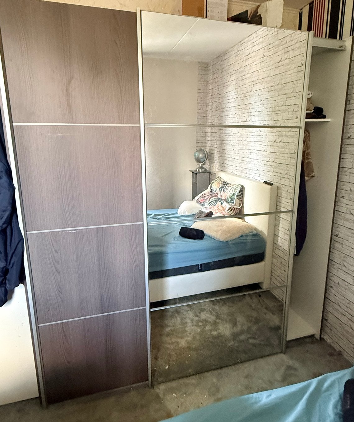 Kledingkast met schuifdeuren en spiegel - Gratis ophalen, Huis en Inrichting, Kasten | Kledingkasten, Overige materialen, Gebruikt