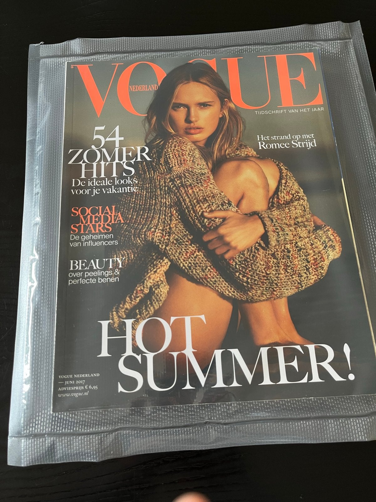 Vogue Nederland Juni 2017 & Chanel Coco Mademoiselle, Ophalen of Verzenden, Gelezen, Glossy