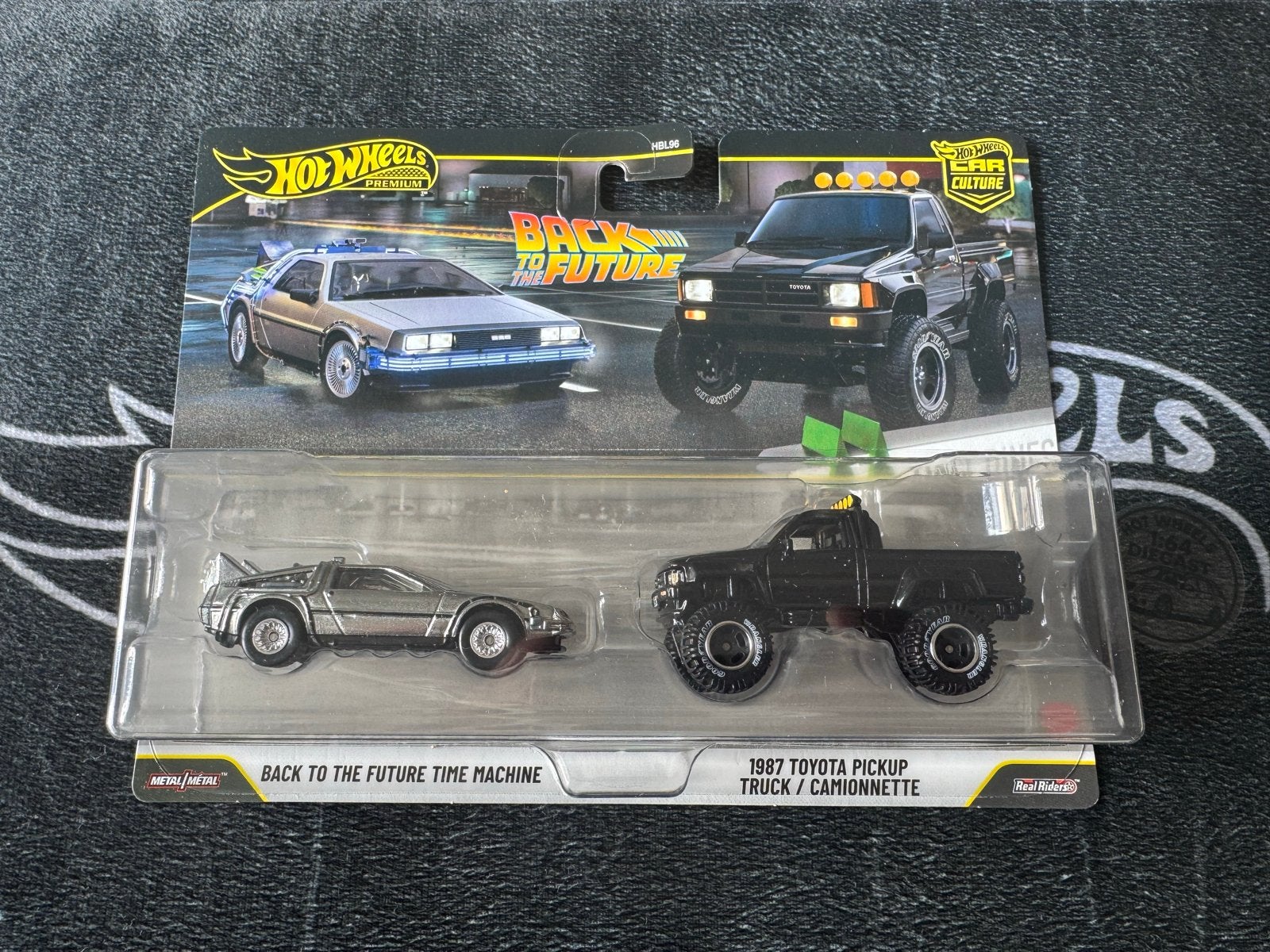 Hot Wheels Premium Back to the Future DeLorean & Toyota bttf, Ophalen of Verzenden, Nieuw, Auto