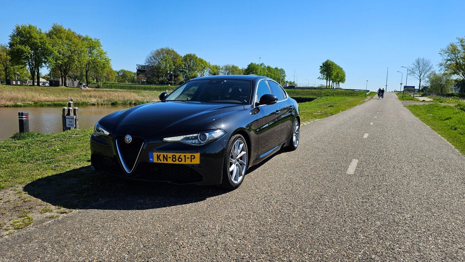 Alfa Romeo Giulia 2.2 JTD 180pk ECO Aut 2016 Zwart, Auto's, Automaat, 745 kg, Achterwielaandrijving, Euro 6
