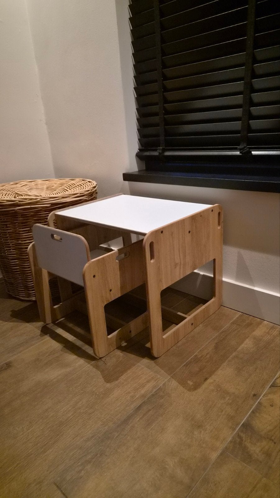 Kinderbureau met stoel - Nieuwstaat, Kinderen en Baby's, Ophalen, Zo goed als nieuw, Tafel(s) en Stoel(en)