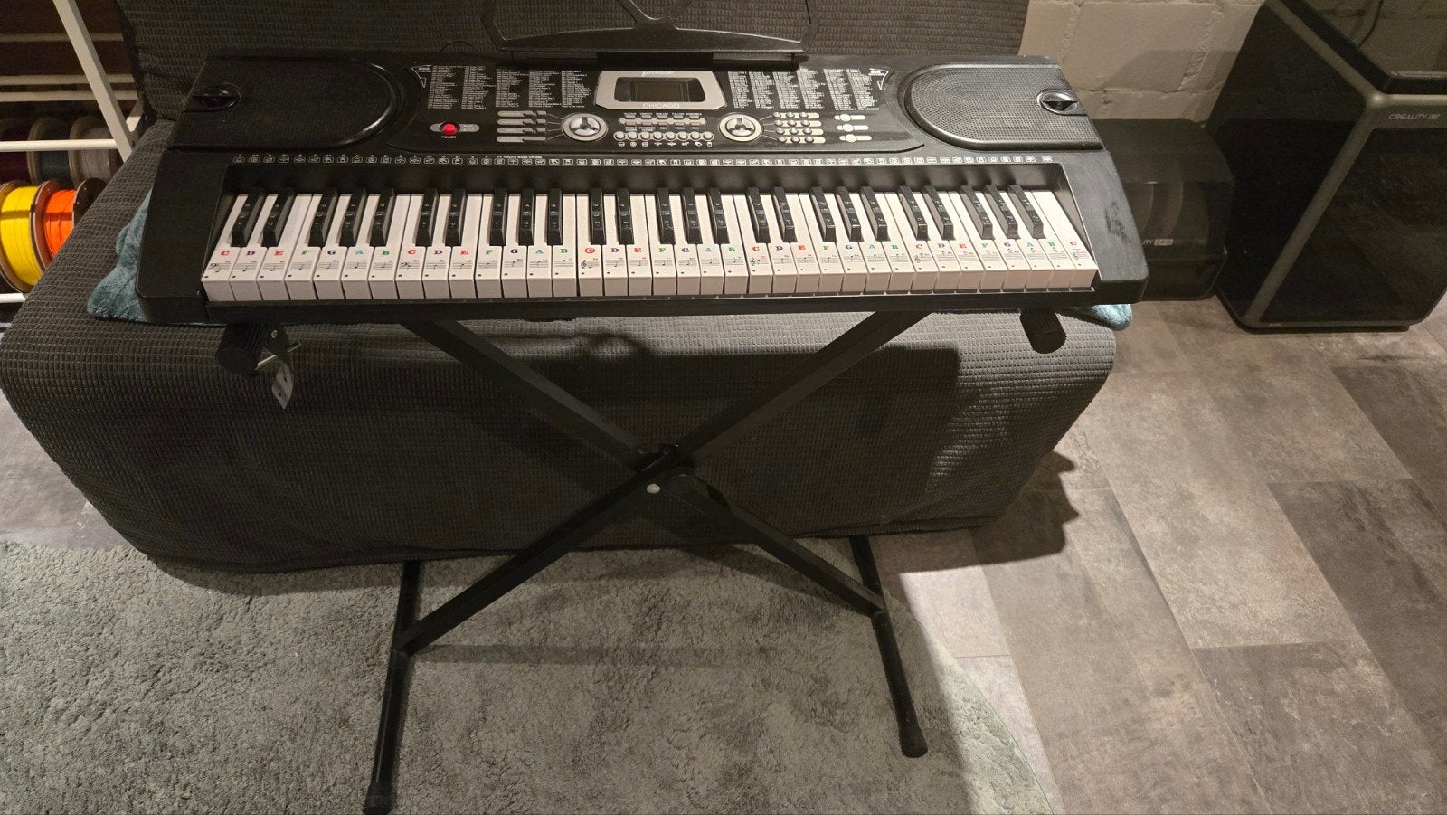 Keyboard met standaard en 61 toetsen, Muziek en Instrumenten, Met standaard, Ophalen, Overige merken, 61 toetsen